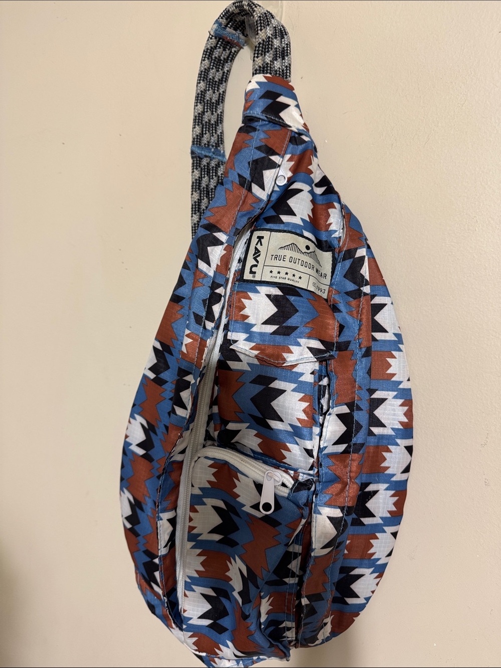 Kavu Southwestern Aztec Print Rope Sling Bag Blue Brown & White Utility Outdoors